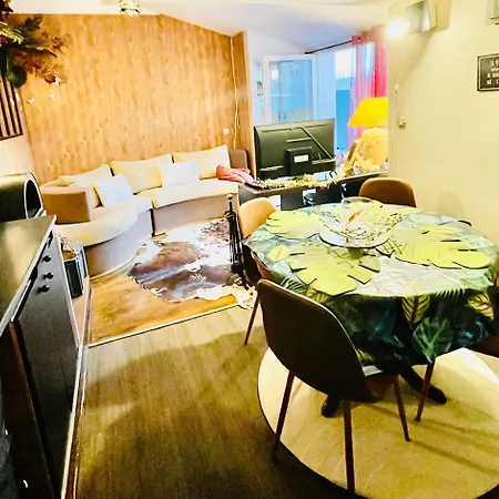 Maison Familiale Avec Terrasse A بيت للعطل *